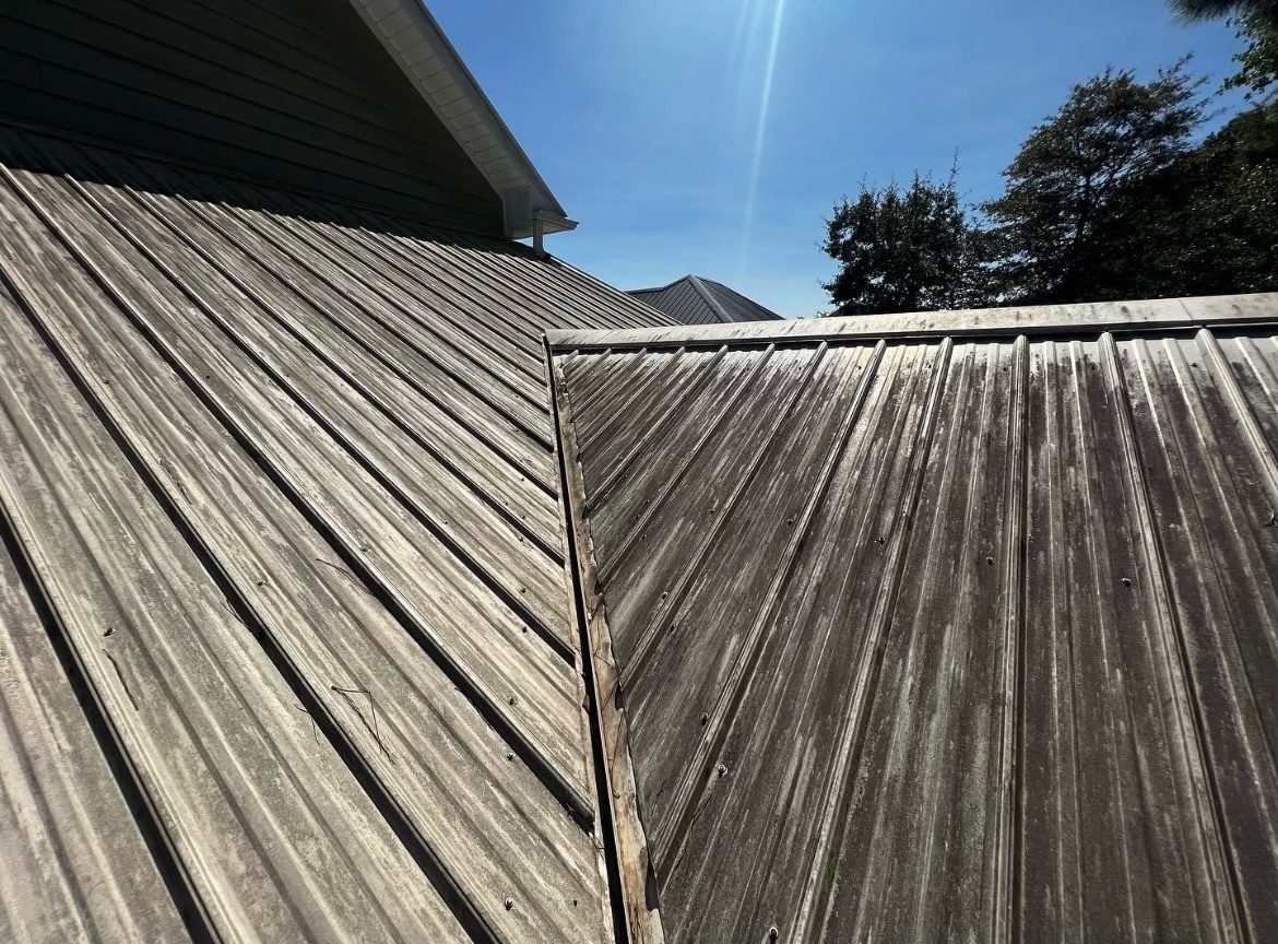 Roof cleaning process image